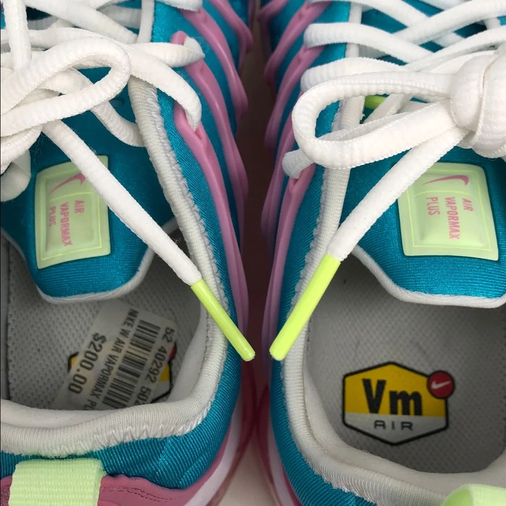 Nike Women’s Air Vapormax Plus CW7014-100 Easter Running Shoes - Size 6